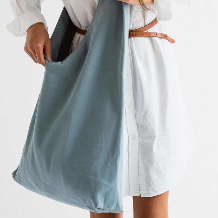 Tira Oversized Triangle Canvas Tasche