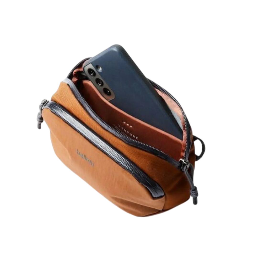 Braune Bellroy Venture Pouch Organizer mit Smartphone, Reißverschluss und Fächern